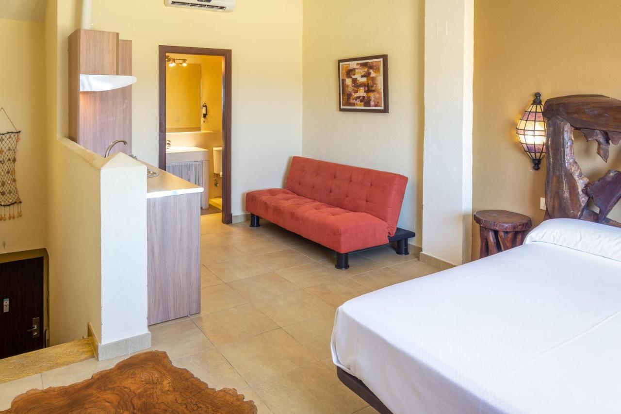 סהרה דה לוס אטונס Zahara Sol Villas Y Apartamentos By Qhotels מראה חיצוני תמונה