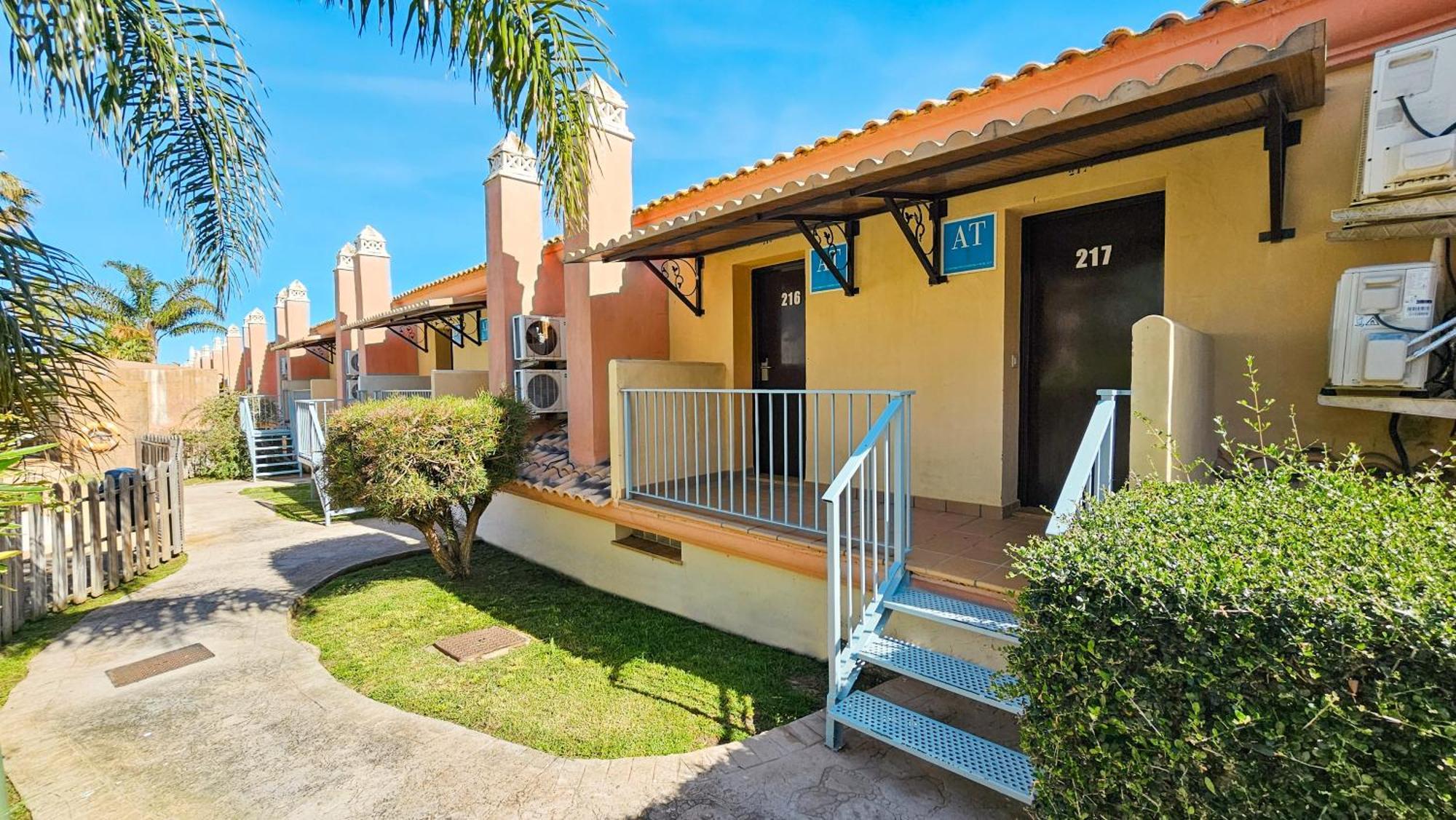 סהרה דה לוס אטונס Zahara Sol Villas Y Apartamentos By Qhotels מראה חיצוני תמונה