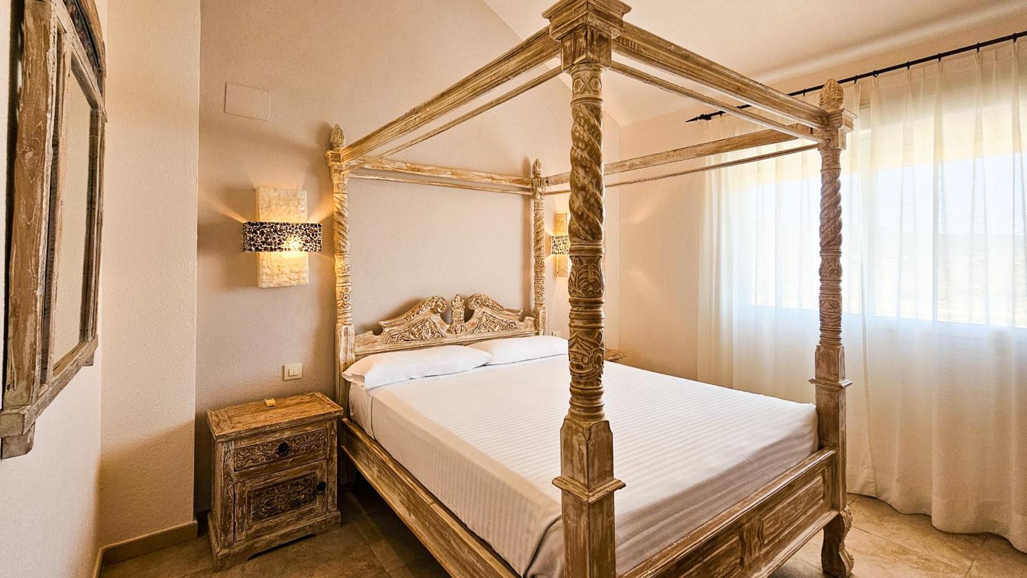 סהרה דה לוס אטונס Zahara Sol Villas Y Apartamentos By Qhotels מראה חיצוני תמונה